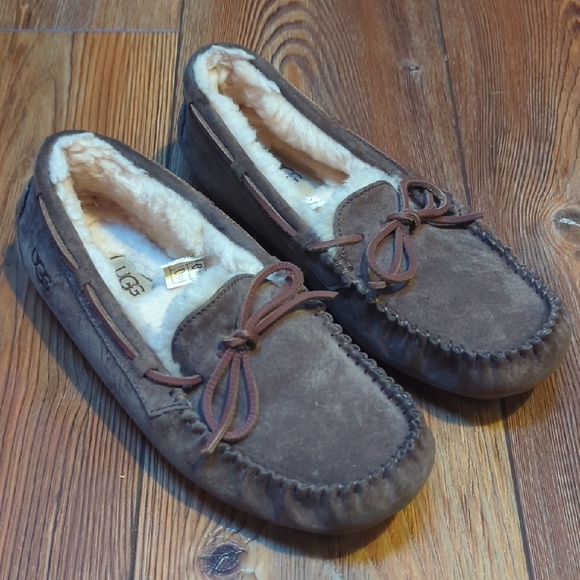 UGG Other - UGG Women's Slippers 8